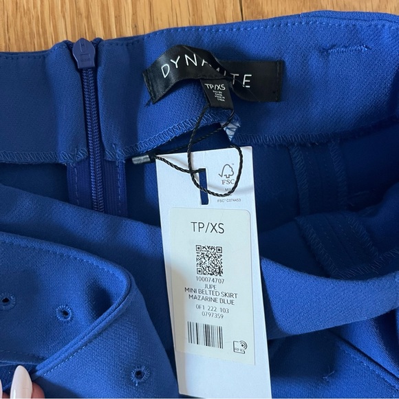 Dynamite cropped blazer and skirt set - Picture 7 of 7